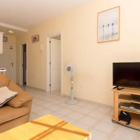Global Jacqui Fewo - By Global Holidays 16061 Los Cristianos (Tenerife)